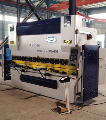 مكبس هيدروليكي CNC 200 طن لثني الفولاذ المقاوم للصدأ 15 KW 3200 مم