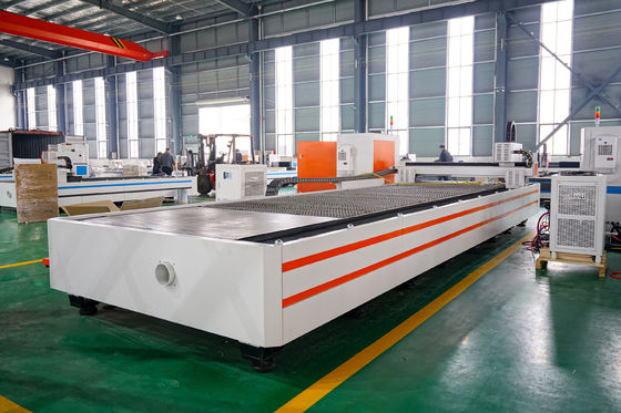 3015 CNC الألياف آلة القطع بالليزر 1000w 1500w للصفائح المعدنية