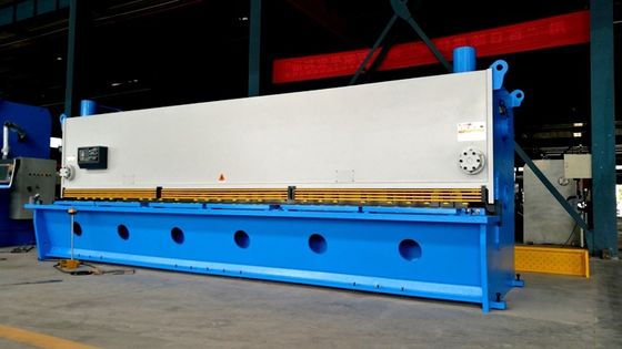 QC11K CNC آلة القص الهيدروليكية 20x6000 16 * 8000mm الصفائح المعدنية 6m 8meter